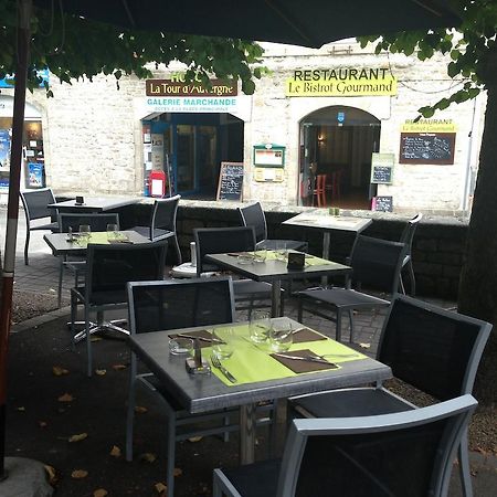 Hotel La Tour D'Auvergne Pont-lʼAbbé المظهر الخارجي الصورة
