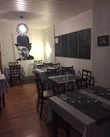 Hotel La Tour D'Auvergne Pont-lʼAbbé المظهر الخارجي الصورة