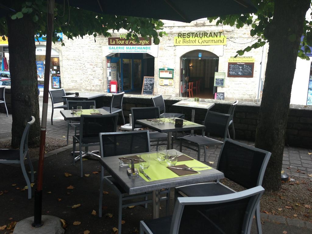Hotel La Tour D'Auvergne Pont-lʼAbbé المظهر الخارجي الصورة