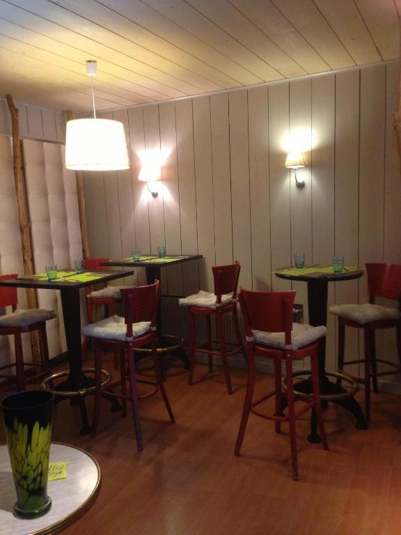 Hotel La Tour D'Auvergne Pont-lʼAbbé الغرفة الصورة